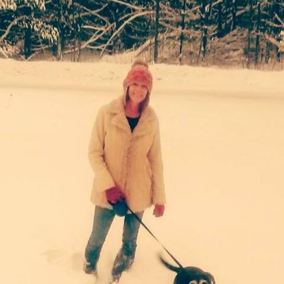 Meet your Posher, Joanne - Picture 1 of 1